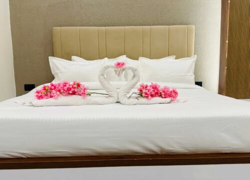 Why Mandhata Riverview Palace Is the Perfect Hotel for Pilgrims Visiting Omkareshwar